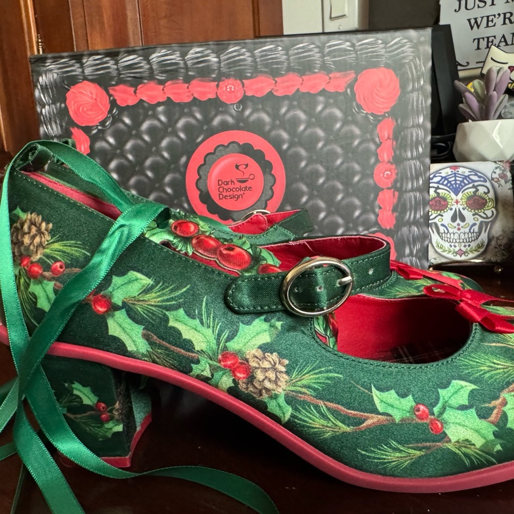 Hot Chocolate Design Festive Green Heels